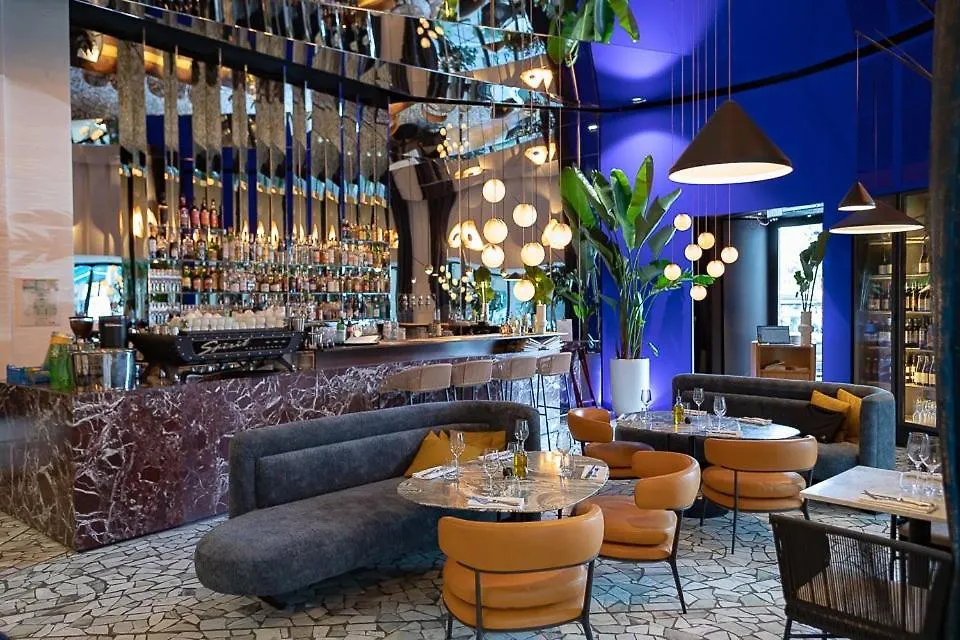 Hotel Square 5*