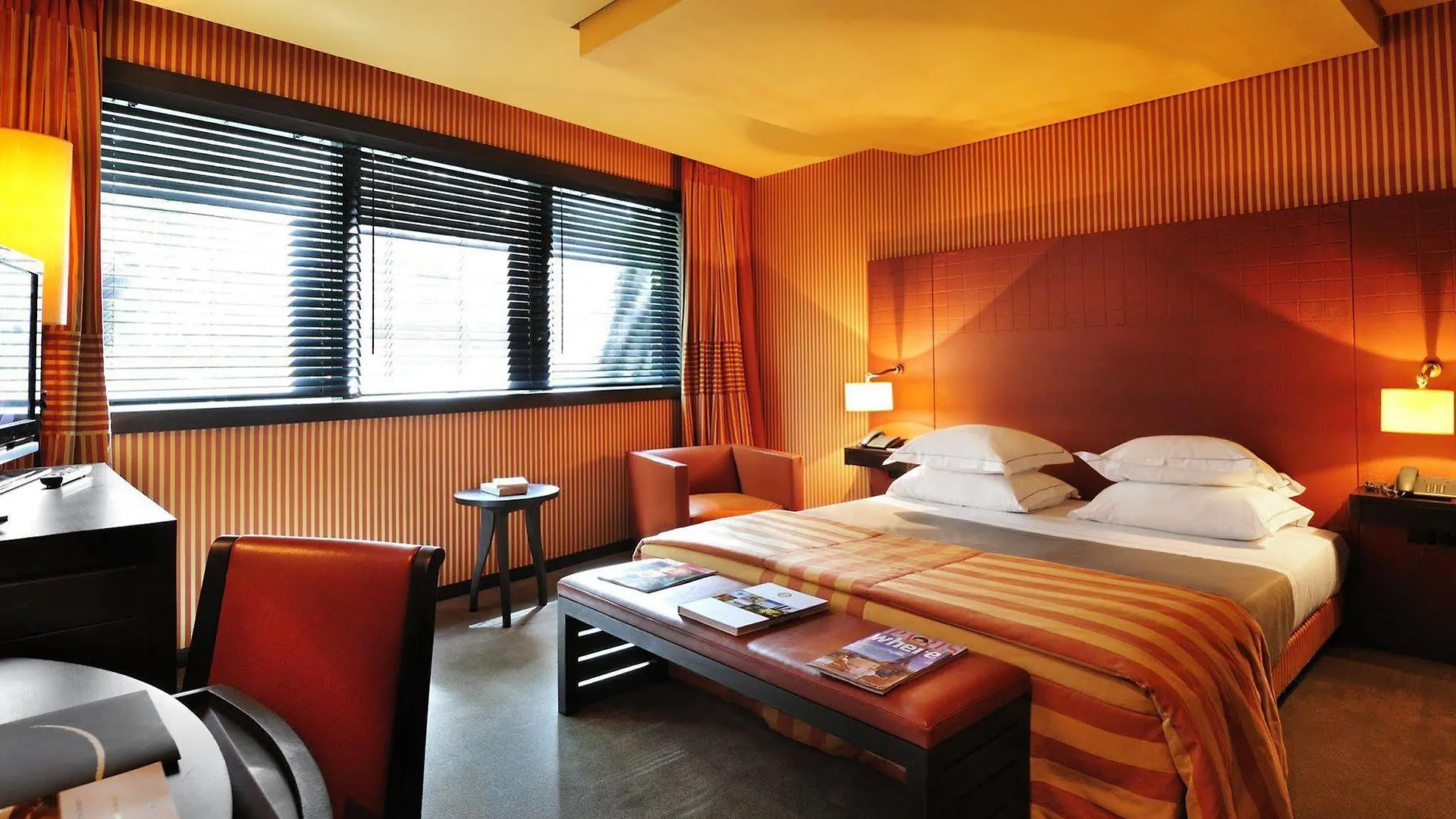 Square Hotel